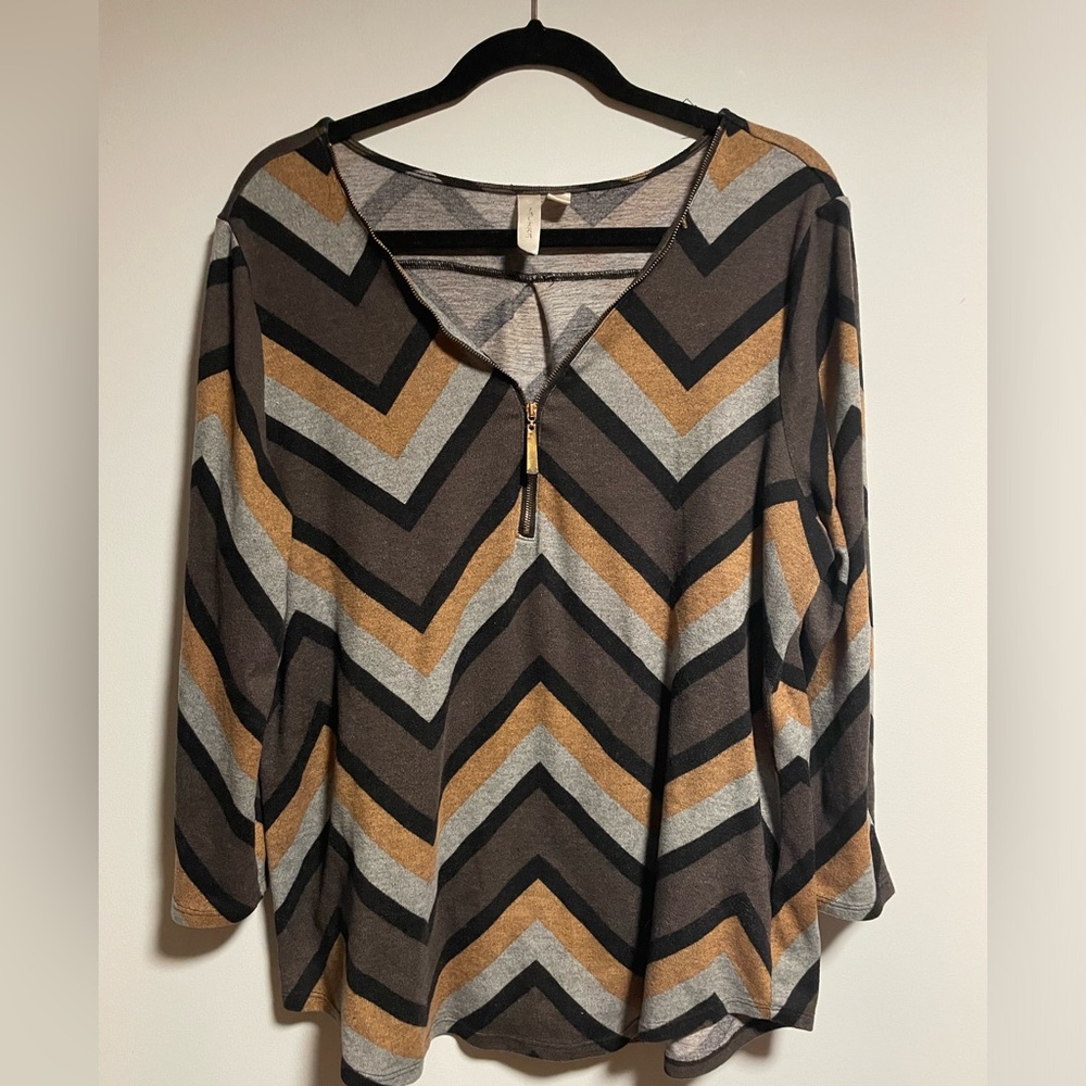Tacera chevron patterned zip up blouse size XL